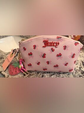 New Juicy Couture Sweet Strawberry Wristlet Wallet Clutch Makeup Bag pink